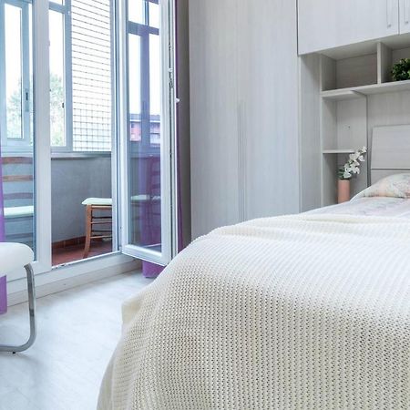 Altido Lovely Apt For 6 Located In Vibrant Gallaratese 밀라노 외부 사진