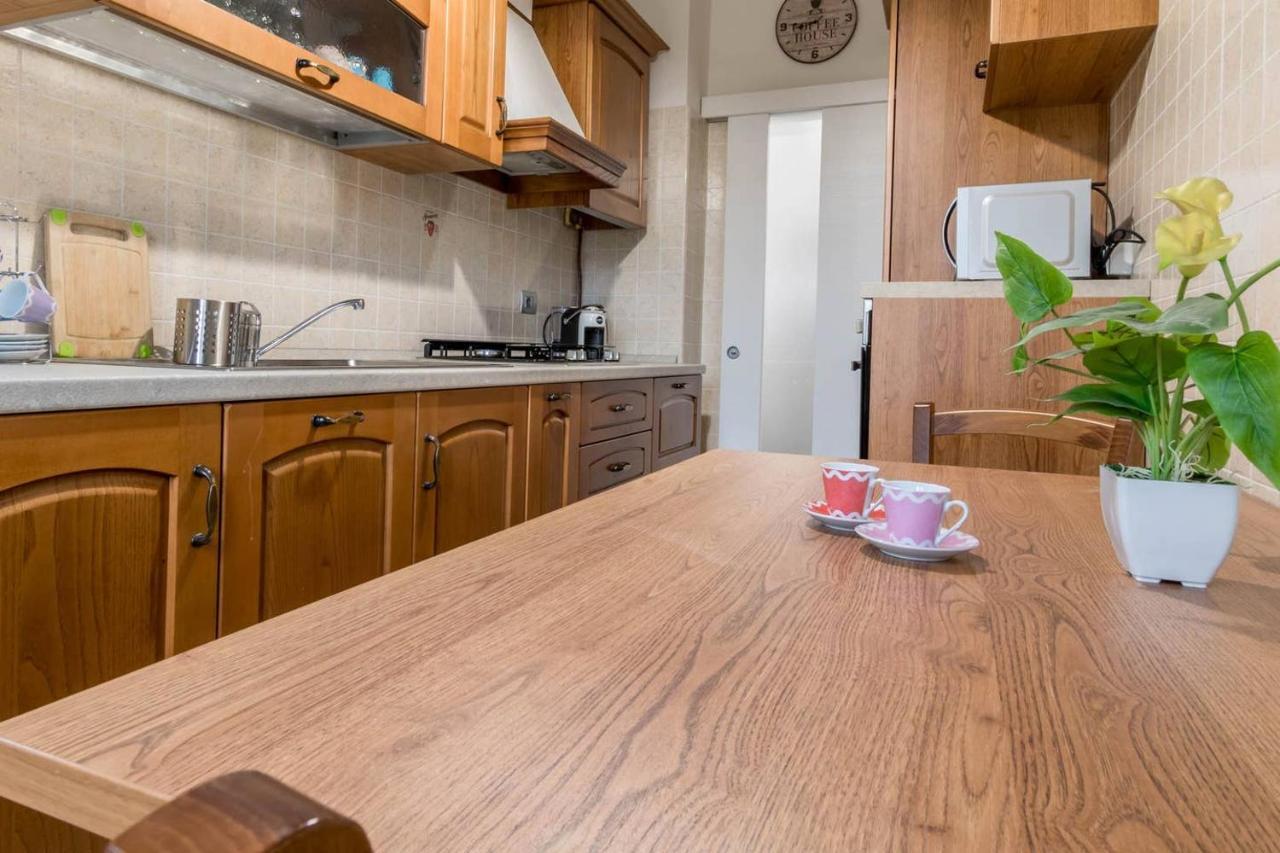 Altido Lovely Apt For 6 Located In Vibrant Gallaratese 밀라노 외부 사진