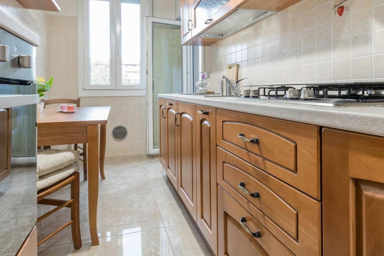 Altido Lovely Apt For 6 Located In Vibrant Gallaratese 밀라노 외부 사진