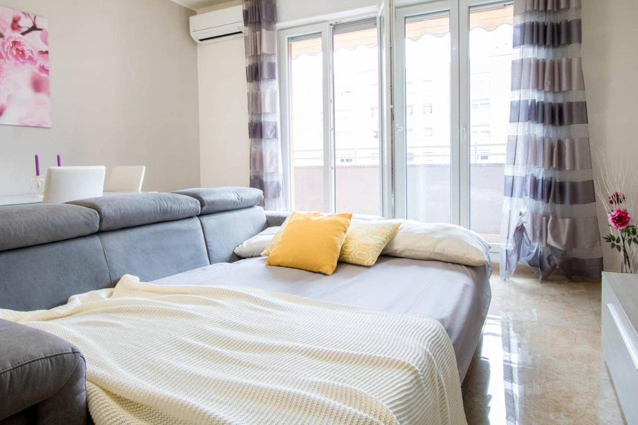 Altido Lovely Apt For 6 Located In Vibrant Gallaratese 밀라노 외부 사진